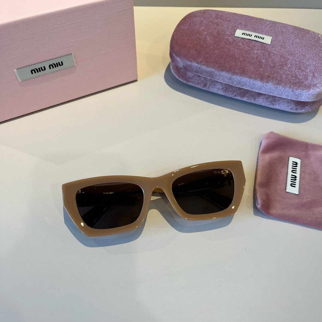 MIUMIU ミュウミュウ サングラスブラウン42