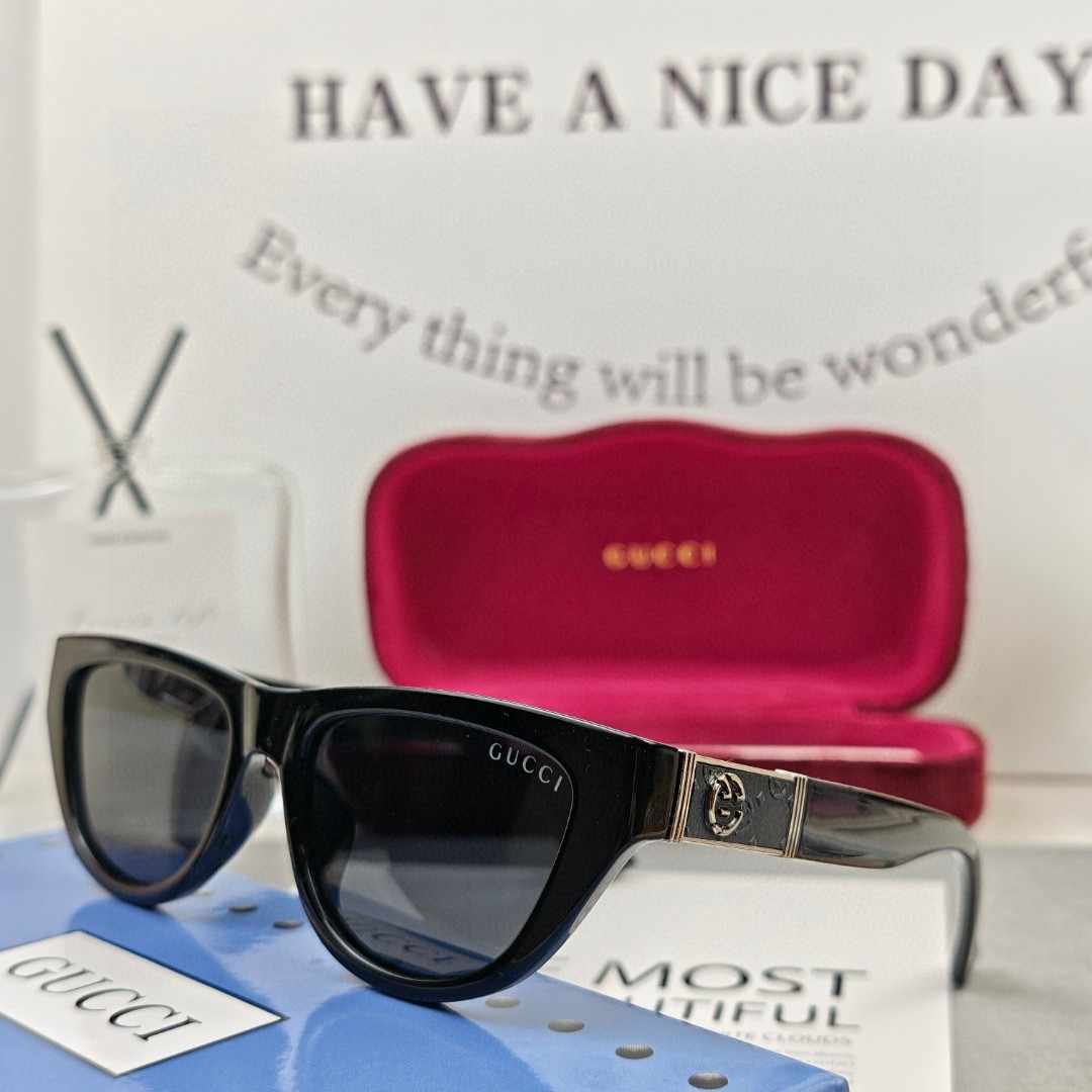 GUCCI グッチ サングラス 55132 ブラック