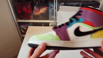 Nike Air Jordan 1 Mid SE - Multicolor Lightbulb Sneaker Unboxing[00_01_21--00_01_41].gif