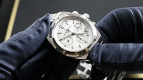Vacheron Constantin Overseas Chronograph 5500V_110A-B075 Showcase Review[00_03_11--00_03_24].gif