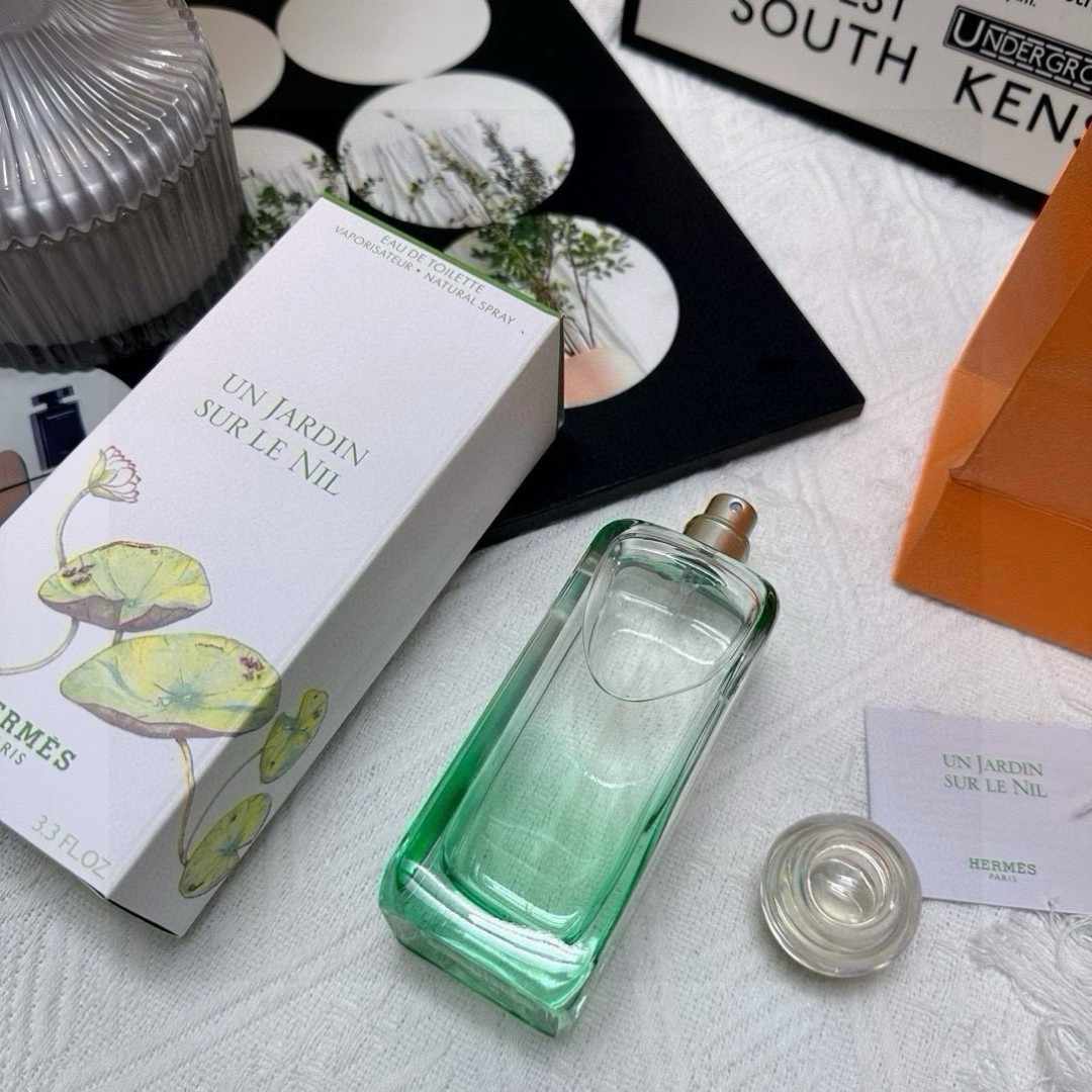 HERMÈS エルメス ユニセックス オー ド トワレ ニル エンヌ ジャルダン デ ニル