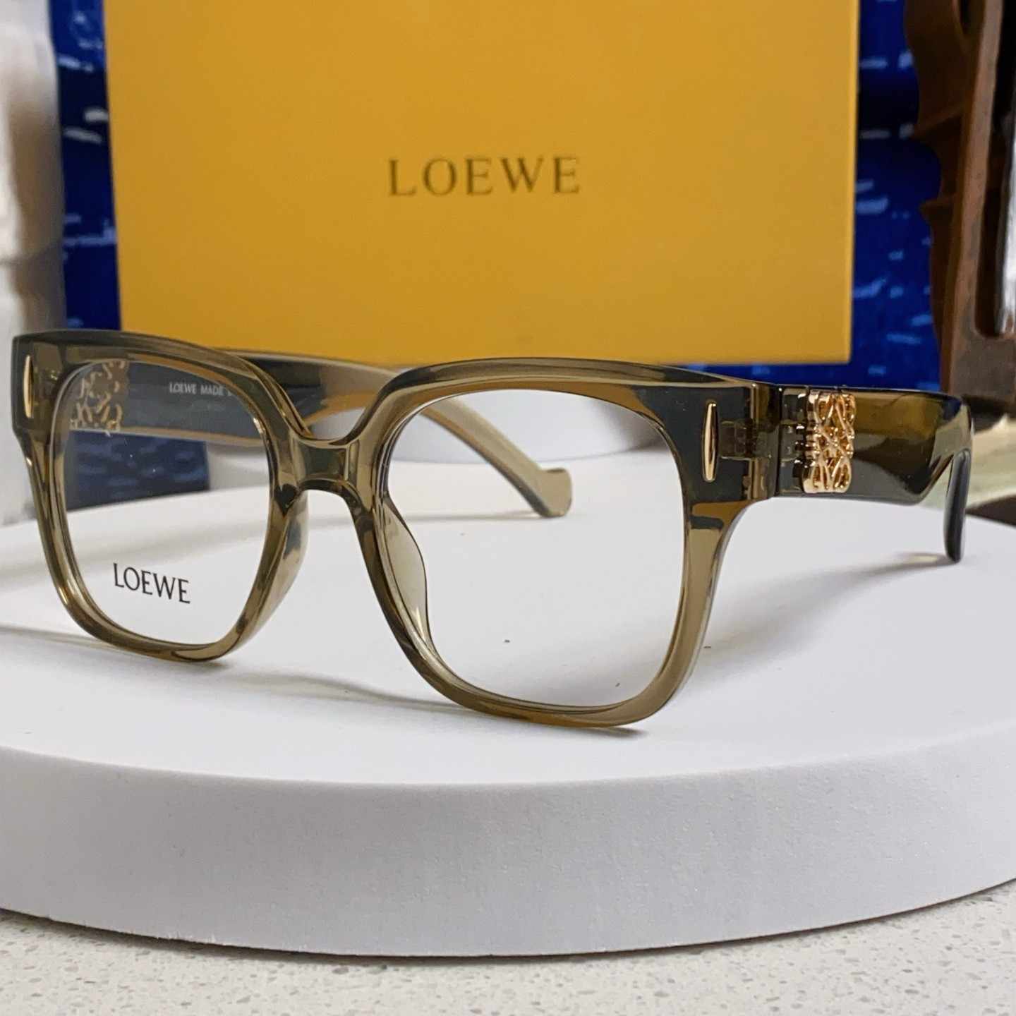 Loewe ロエベ 2025年新作 欧米風 軽奢華 ゴールドロゴ サングラス LW50069