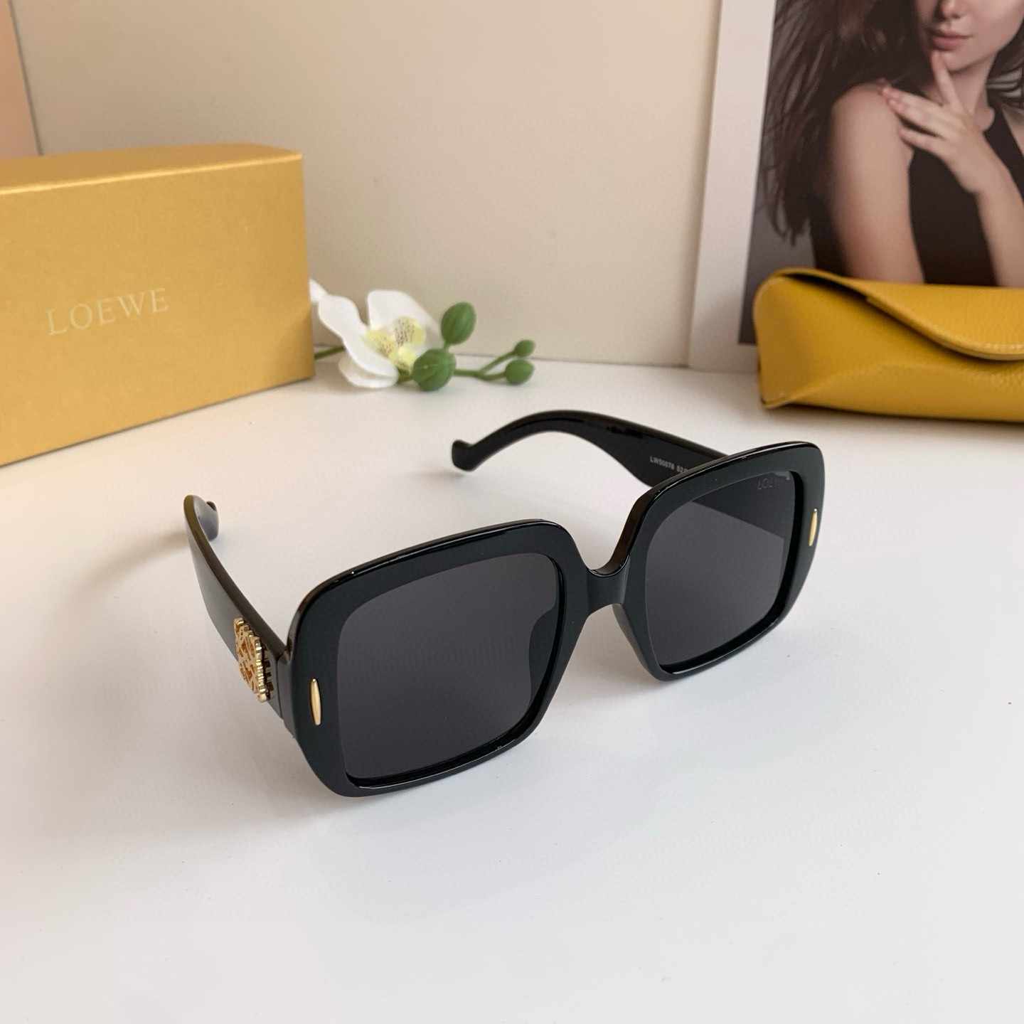 LOEWE ロエベ 新款复古时尚方框太阳镜 小红书网红同款墨镜4