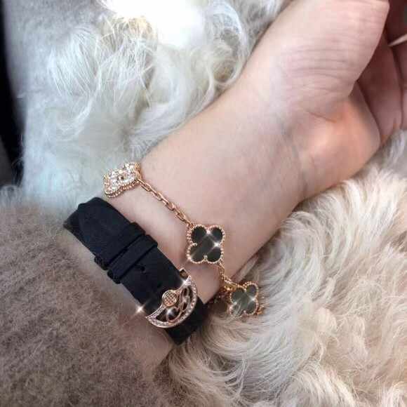 Van Cleef & Arpels ヴァンクリーフ&アーペル 灰貝母ダイヤモンド四葉草ブレスレット