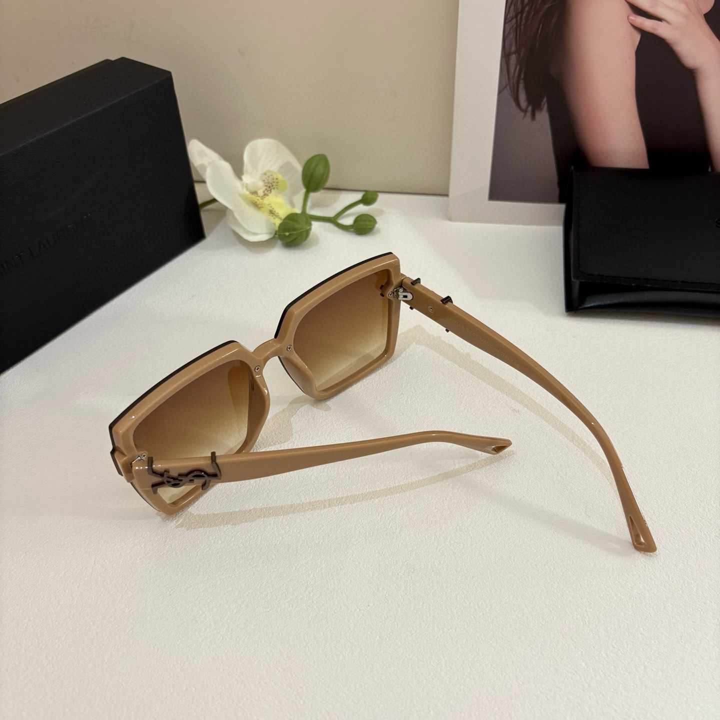 YSL4 イヴサンローラン サングラス ブラウン ゴールドメタルロゴ