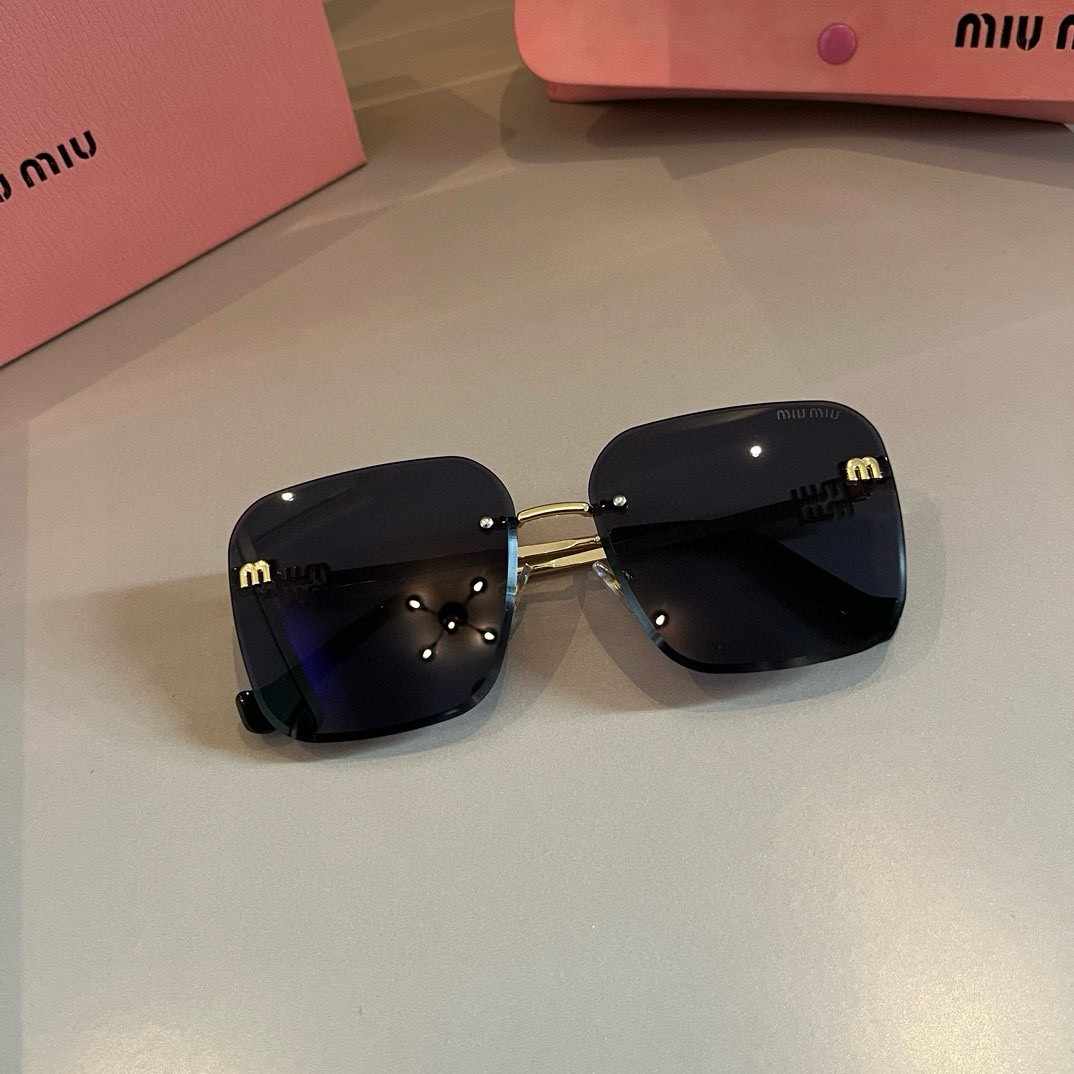 MIUMIU ミュウミュウ 新作サングラス レディース 無縁フレーム UVカット2