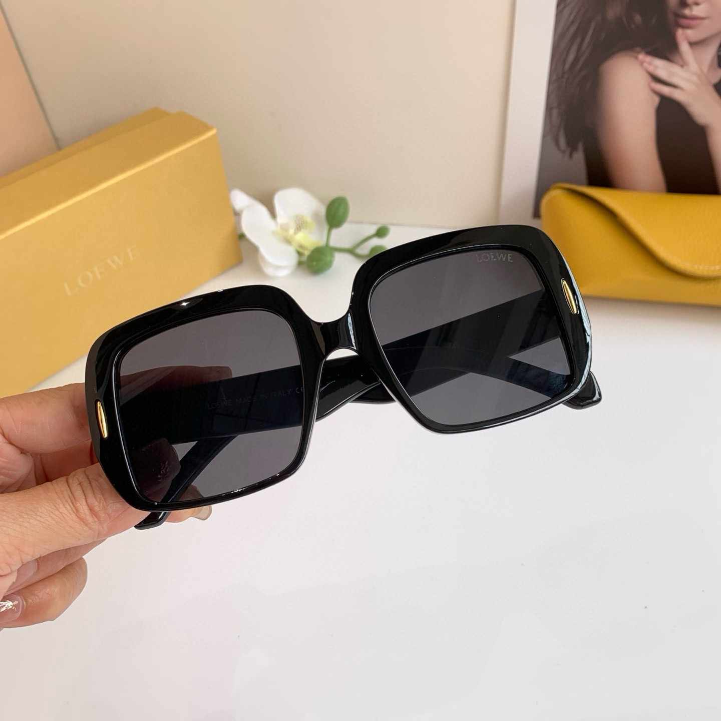 LOEWE ロエベ 新款复古时尚方框太阳镜 小红书网红同款墨镜4