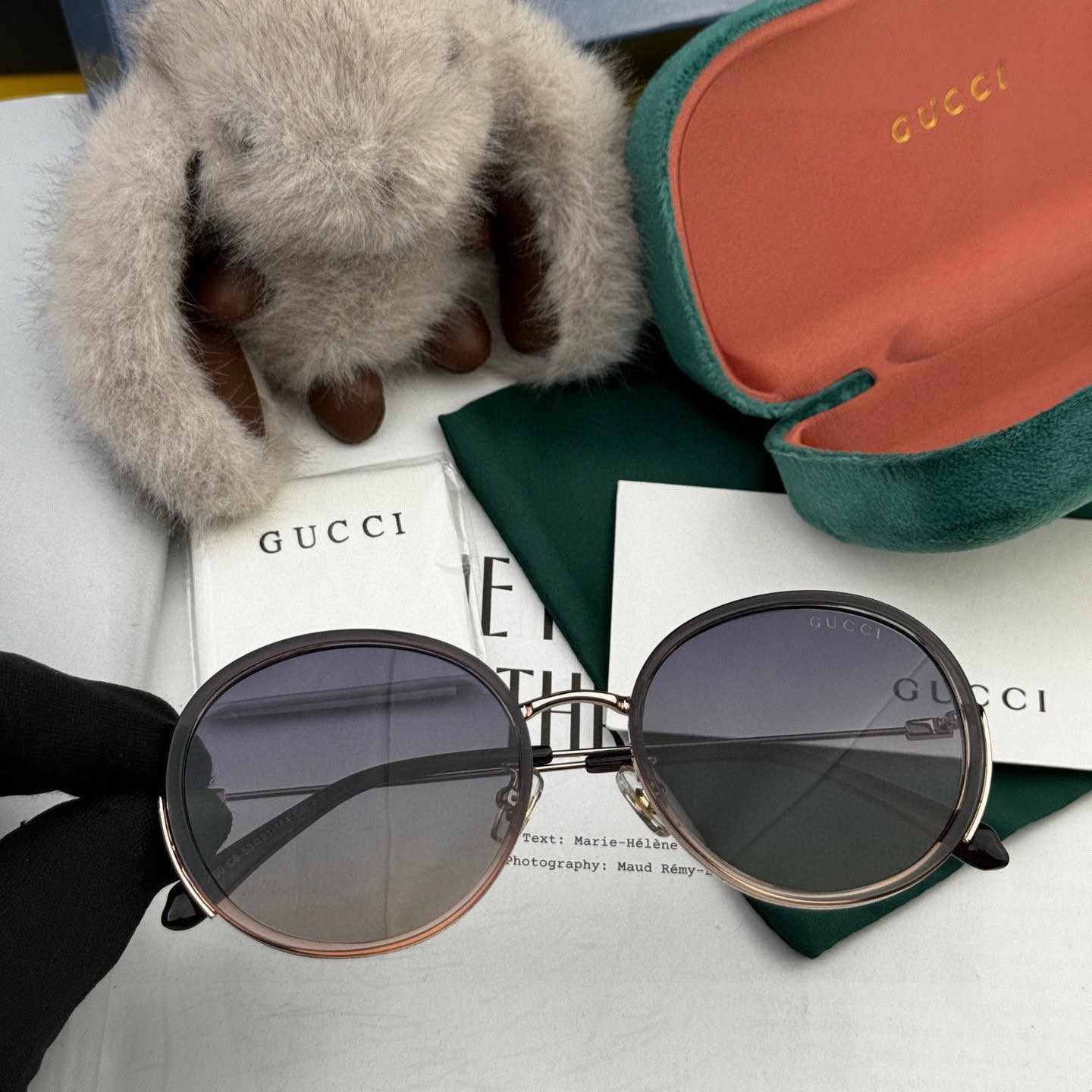 GUCCI グッチ レディース 偏光サングラス G0640 ブラック