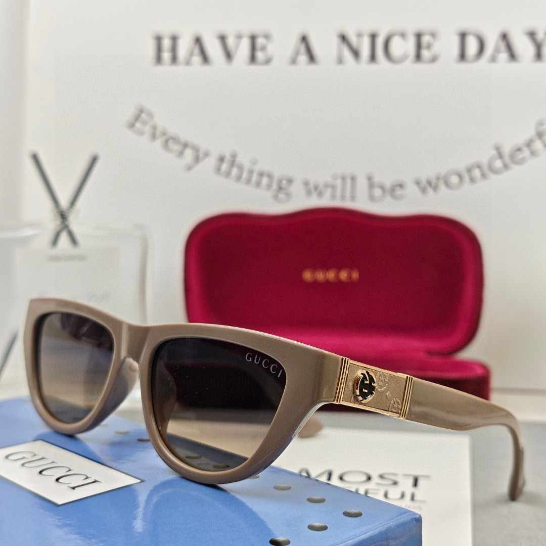 GUCCI グッチ サングラス 55132 ブラック