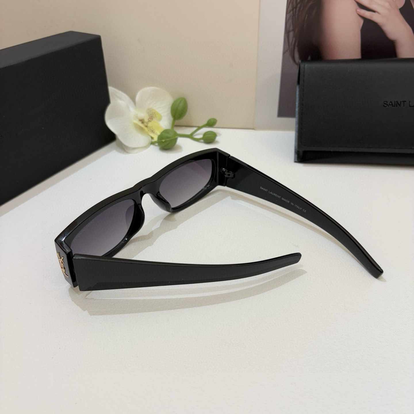 YSL サンローラン サングラス ブラック ゴールドロゴ