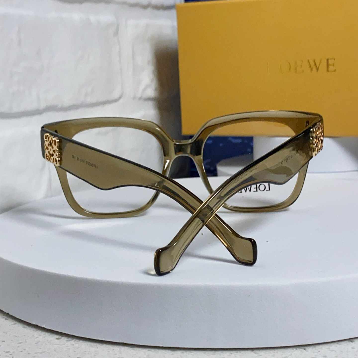 Loewe ロエベ 2025年新作 欧米風 軽奢華 ゴールドロゴ サングラス LW50069