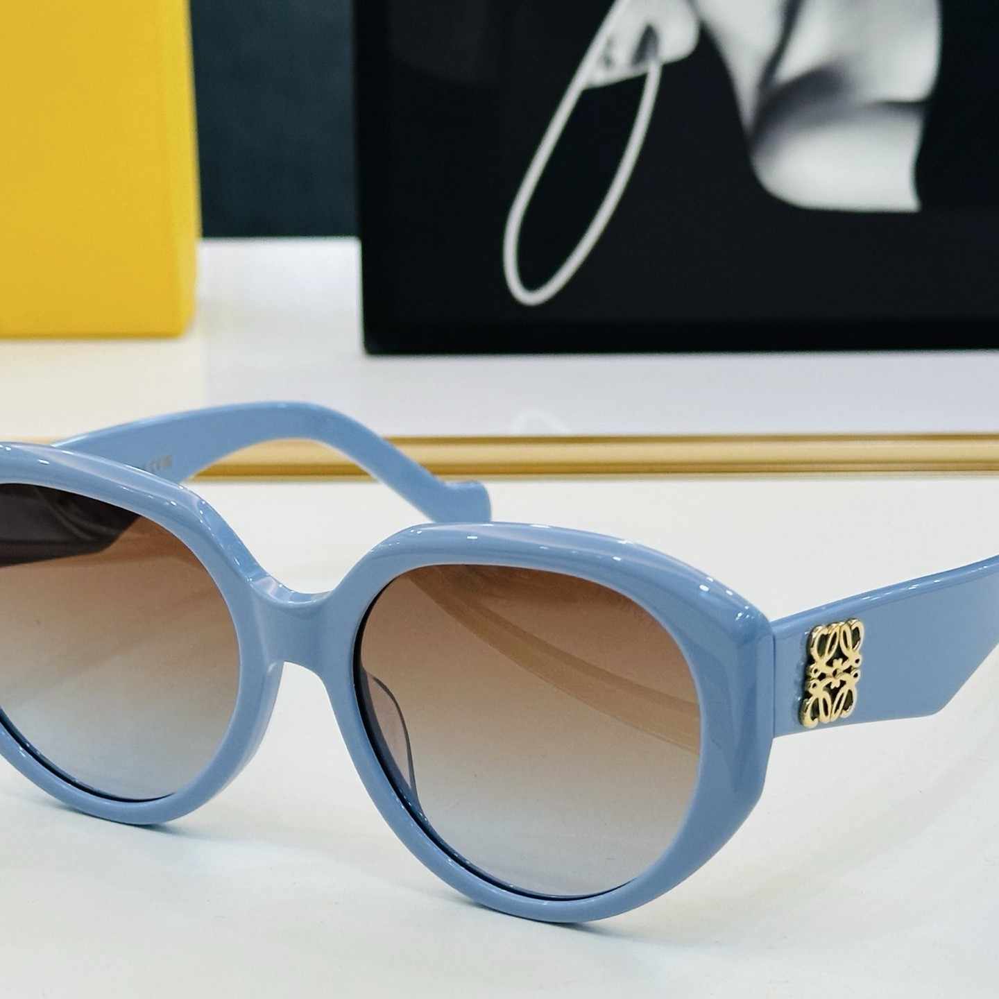 LOEWE ロエベ LW40102U サングラス サイズ:56口18-145