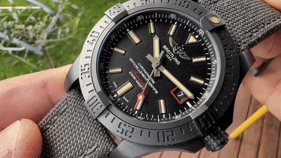 Strangely Intriguing - Breitling Avenger Blackbird 44[00_04_26--00_04_38].gif