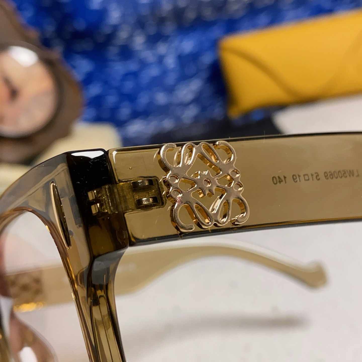 Loewe ロエベ 2025年新作 欧米風 軽奢華 ゴールドロゴ サングラス LW50069