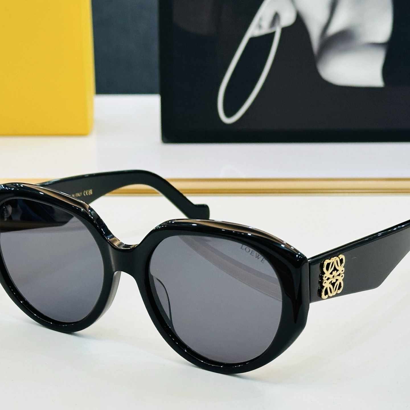 LOEWE ロエベ LW40102U サングラス サイズ:56口18-145