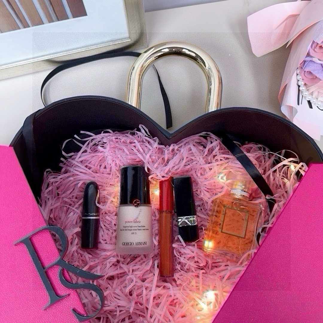 Dior ディオール、Chanel シャネル、Armani アルマーニ、MAC マック 美妝ギフトボックス ロックハートデザイン