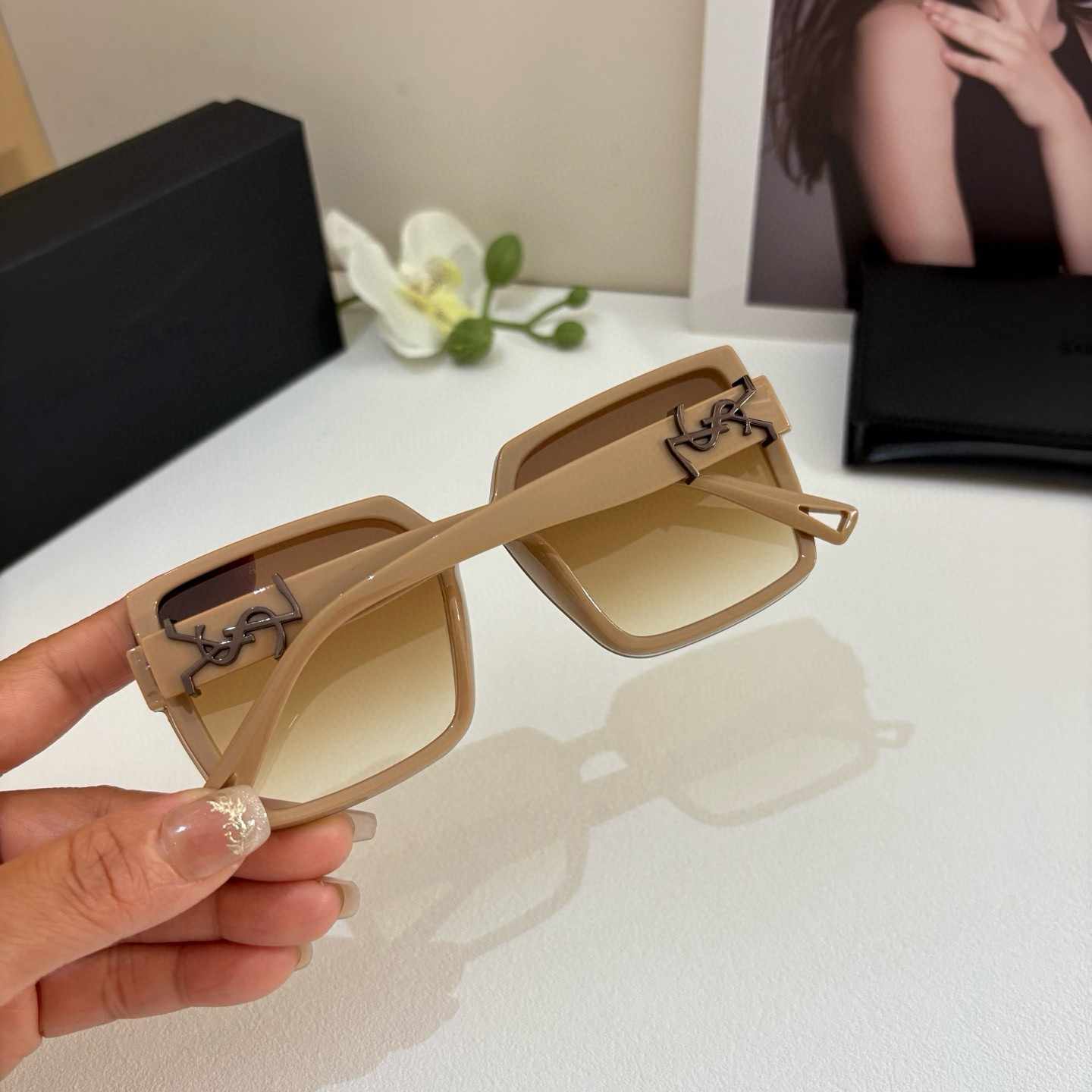 YSL4 イヴサンローラン サングラス ブラウン ゴールドメタルロゴ