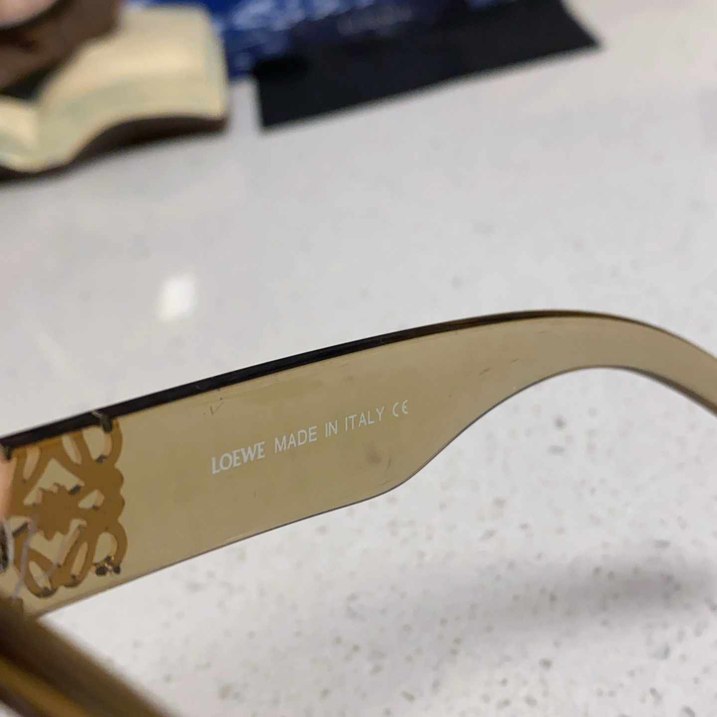 Loewe ロエベ 2025年新作 欧米風 軽奢華 ゴールドロゴ サングラス LW50069