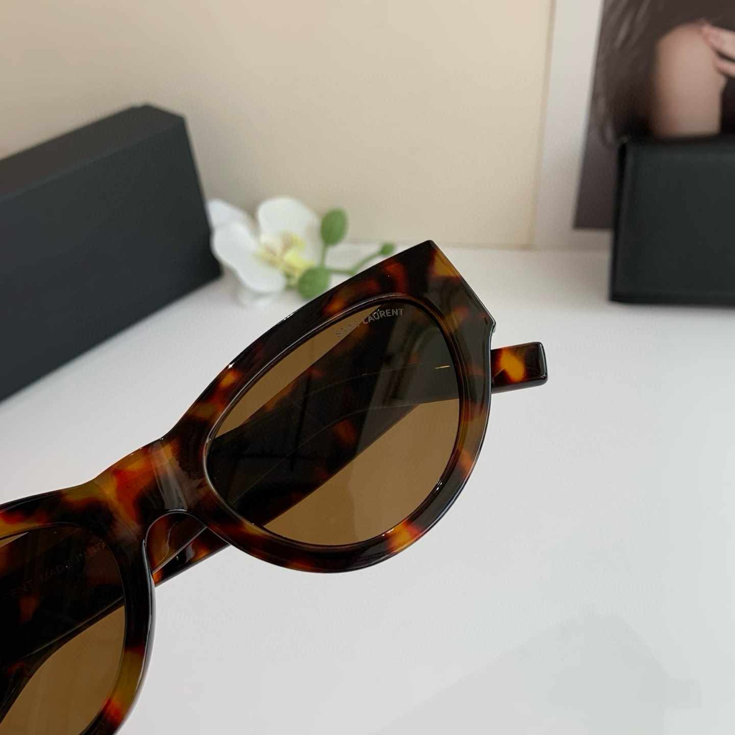 YSL イヴサンローラン 新作スクエアサングラス 欧米風サングラス 人気セレブ同款