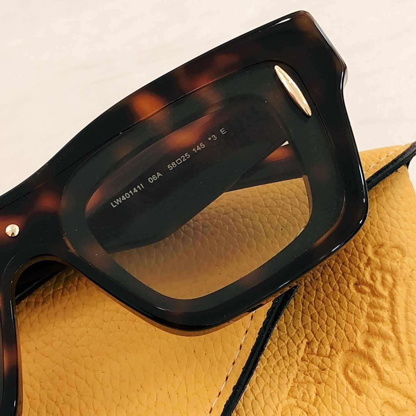 LOEWE ロエベ LW 40141I ショルダーバッグ