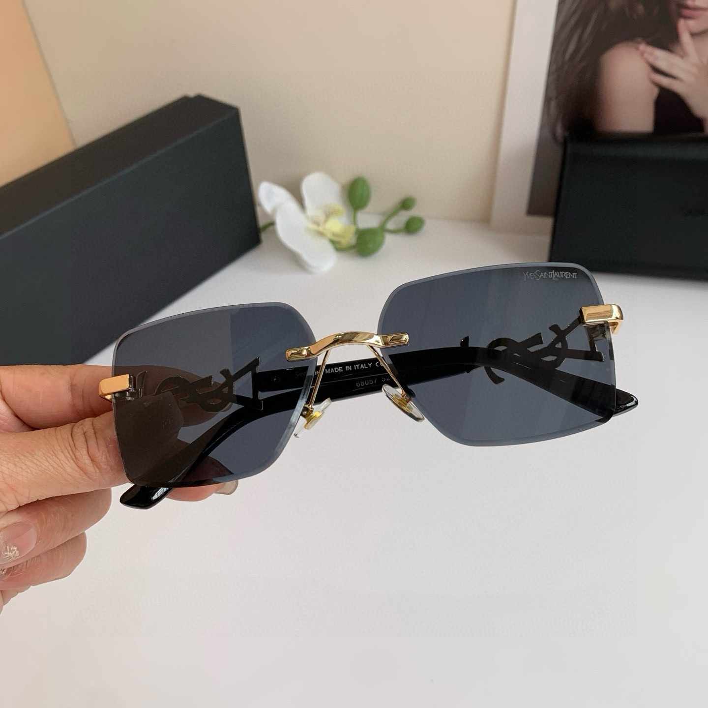 YSL イヴサンローラン サングラス 新作 セレブリティ愛用サングラス