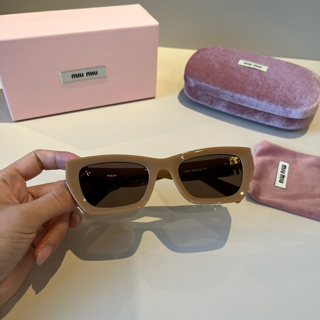 MIUMIU ミュウミュウ サングラスブラウン42